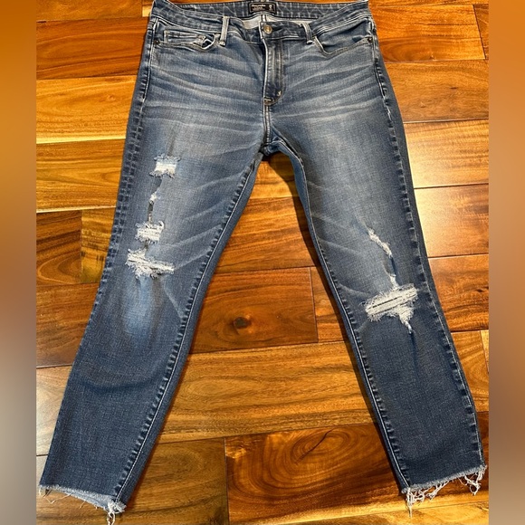 Abercrombie & Fitch Harper Ankle Jeans - Picture 4 of 9
